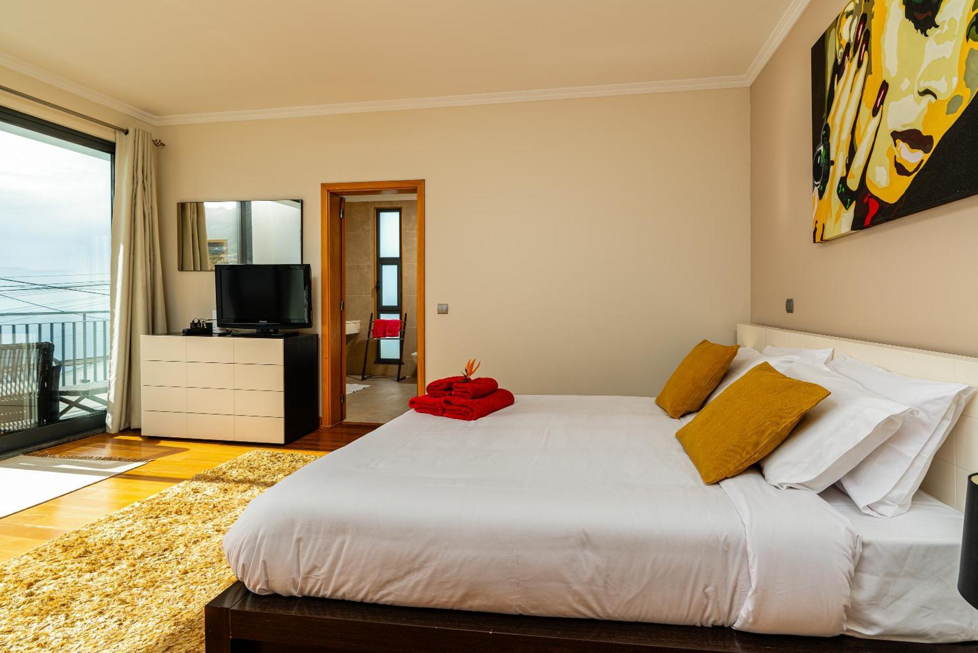 Villa Nunes, Big Holiday House With Private Pool Calheta  Εξωτερικό φωτογραφία