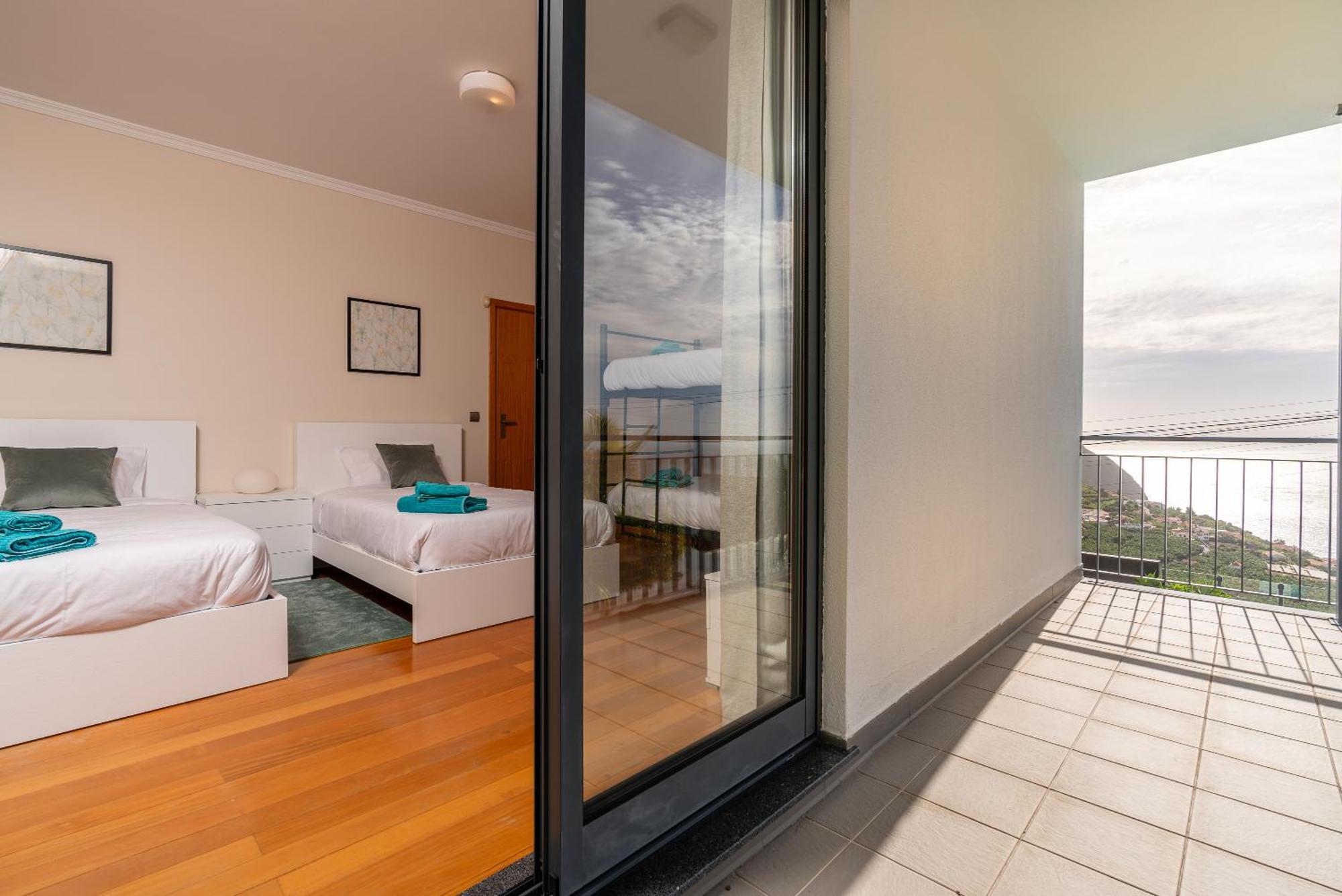 Villa Nunes, Big Holiday House With Private Pool Calheta  Εξωτερικό φωτογραφία